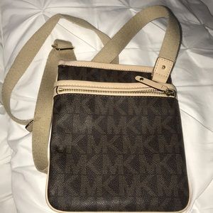 Michael kors crossbody